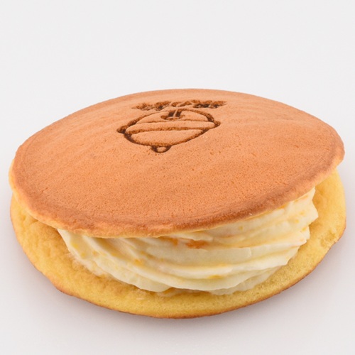 銀の鈴サンドパンケーキ（苺・あんず）
