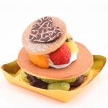 バレンタイン期間限定プレミアムパンケーキ～抹茶とあんこの彩りフルーツ～