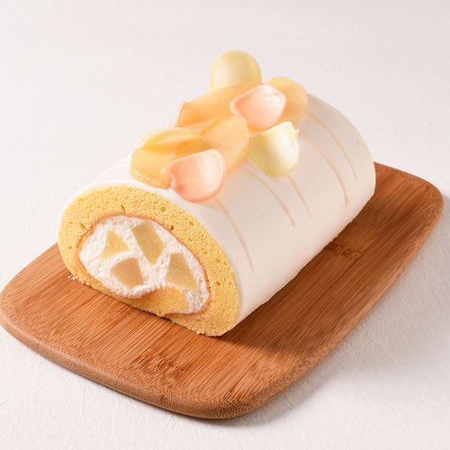 白桃のロールケーキ