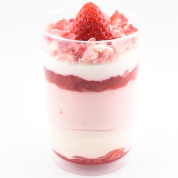 いちごの彩りパフェ